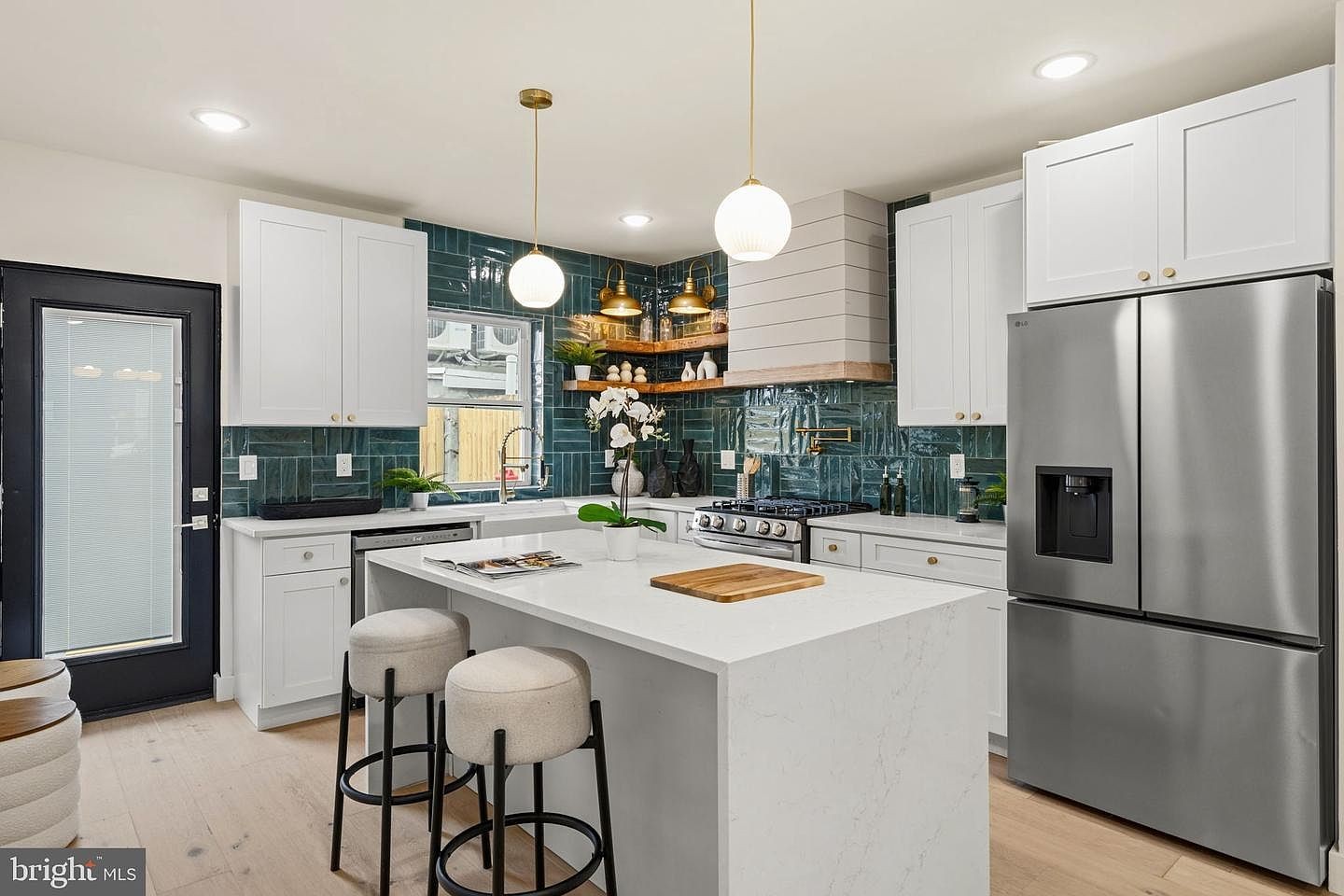 1530 N Lawrence St, Philadelphia, PA 19122